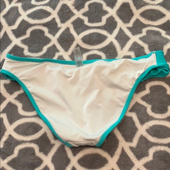 Victoria’s Secret bikini bottom - Picture 6 of 6